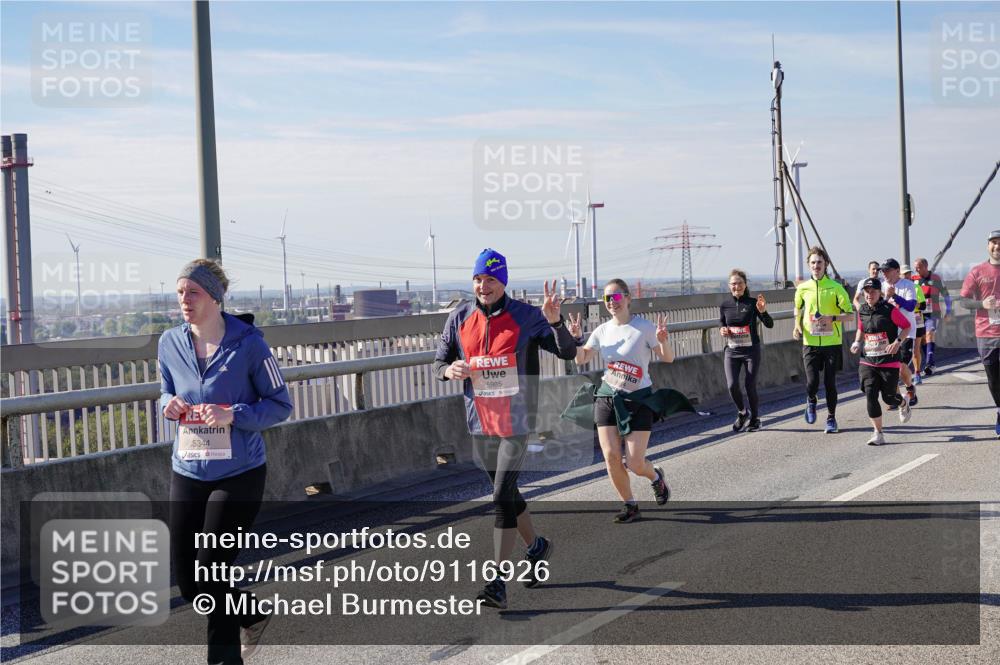 03.10.2025 - Köhlbrandbrückenlauf Michael Burmester http://msf.ph/oto/9116926 03.10.2025 12:58:35 Position 2 5344, 5985 meine-sportfotos.de