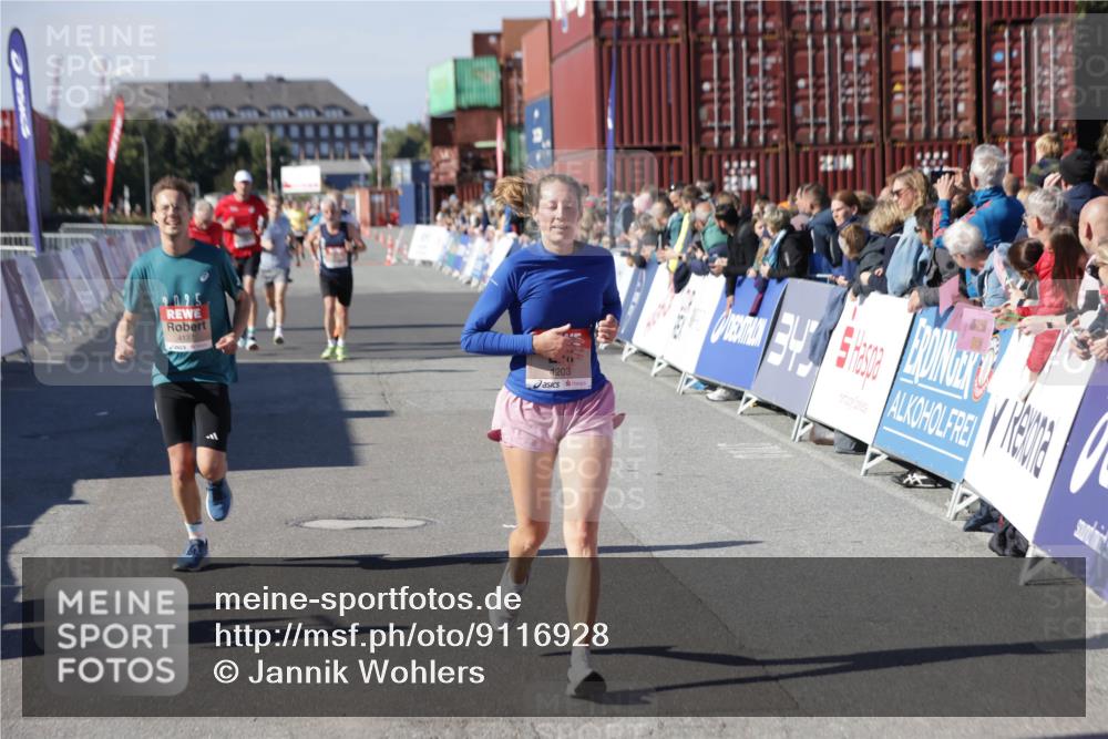 03.10.2025 - Köhlbrandbrückenlauf Jannik Wohlers http://msf.ph/oto/9116928 03.10.2025 13:02:56 Ziel 4095, 4116, 4137, 4203, 4279, 4294, 4619, 4747, 5245, 5793, 5810, 6175, 6447, 6655, 6770 meine-sportfotos.de