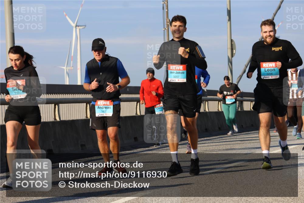 03.10.2025 - Köhlbrandbrückenlauf Strokosch-Dieckow http://msf.ph/oto/9116930 03.10.2025 09:50:10 Position 2 2155, 1471, 3207, 3206 meine-sportfotos.de