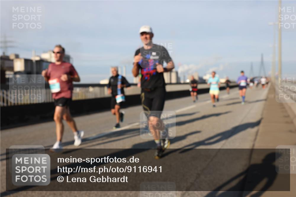 03.10.2025 - Köhlbrandbrückenlauf Lena Gebhardt http://msf.ph/oto/9116941 03.10.2025 09:44:15 Position 2  meine-sportfotos.de