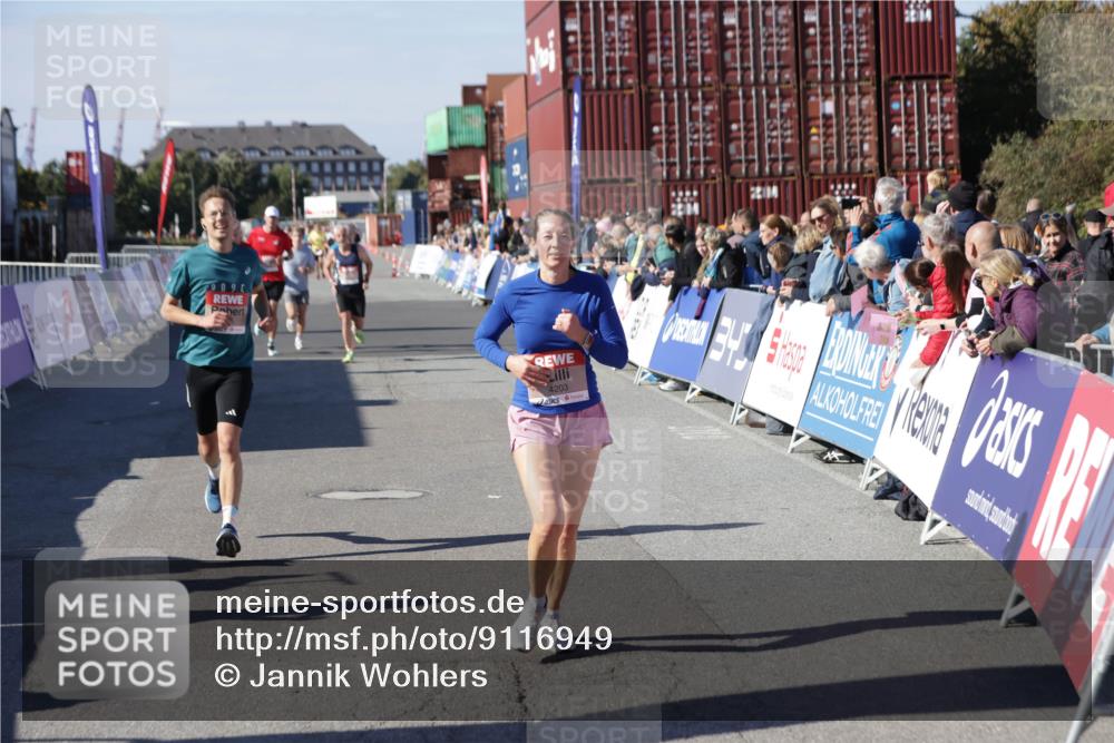 03.10.2025 - Köhlbrandbrückenlauf Jannik Wohlers http://msf.ph/oto/9116949 03.10.2025 13:02:56 Ziel 4095, 4116, 4137, 4203, 4279, 4294, 4619, 4747, 5245, 5793, 5810, 6175, 6447, 6655, 6770 meine-sportfotos.de