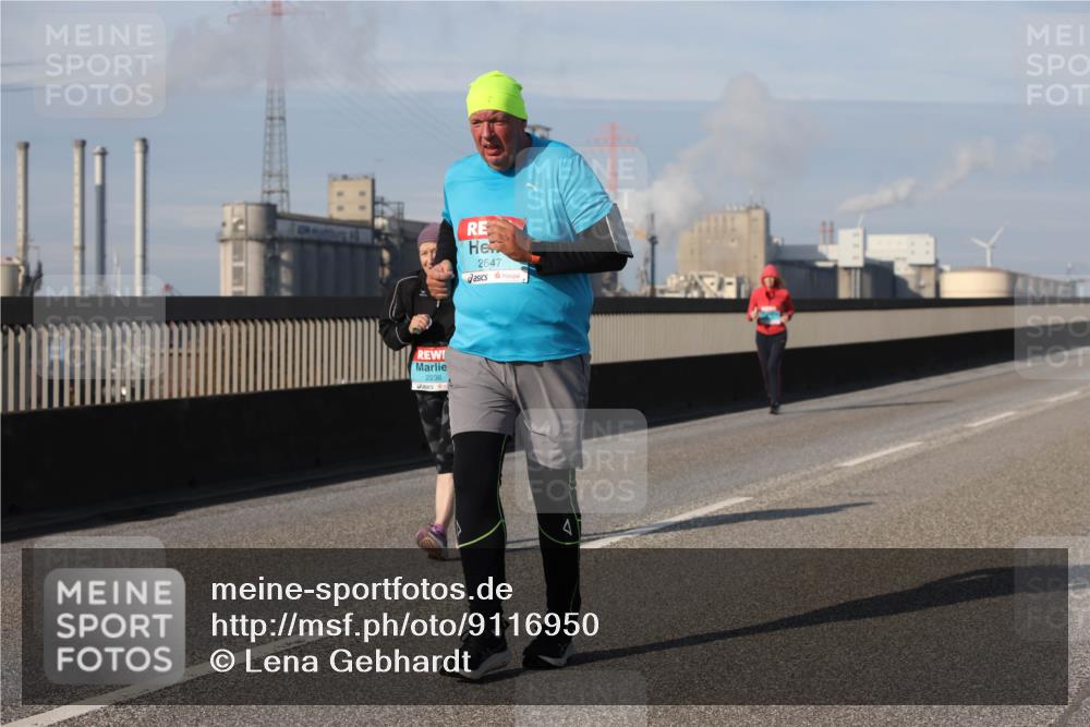 03.10.2025 - Köhlbrandbrückenlauf Lena Gebhardt http://msf.ph/oto/9116950 03.10.2025 10:21:42 Position 2 2236, 2647 meine-sportfotos.de