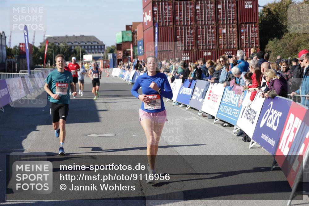 03.10.2025 - Köhlbrandbrückenlauf Jannik Wohlers http://msf.ph/oto/9116956 03.10.2025 13:02:56 Ziel 4095, 4116, 4137, 4203, 4279, 4294, 4619, 4747, 5245, 5793, 5810, 6175, 6447, 6655, 6770 meine-sportfotos.de