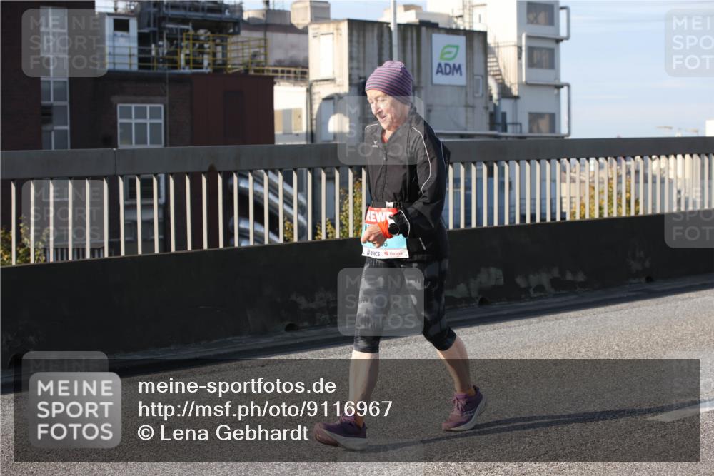 03.10.2025 - Köhlbrandbrückenlauf Lena Gebhardt http://msf.ph/oto/9116967 03.10.2025 10:21:45 Position 2  meine-sportfotos.de