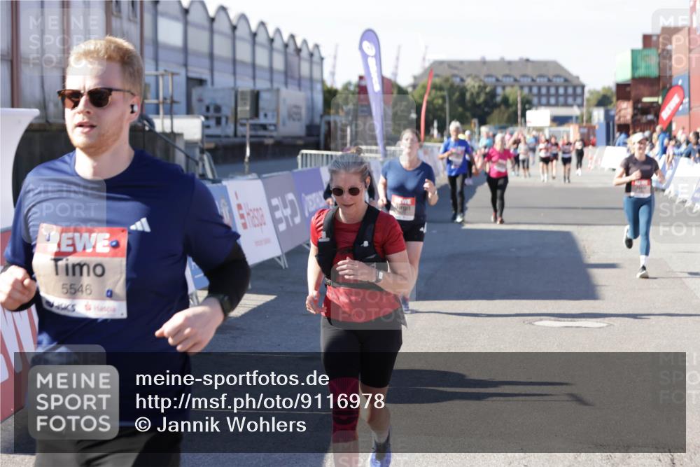 03.10.2025 - Köhlbrandbrückenlauf Jannik Wohlers http://msf.ph/oto/9116978 03.10.2025 13:33:39 Ziel 4006, 4744, 5179, 5281, 5367, 5546, 5579, 6094, 6734 meine-sportfotos.de