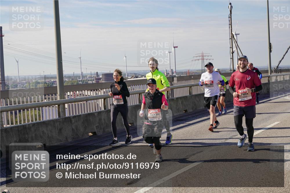 03.10.2025 - Köhlbrandbrückenlauf Michael Burmester http://msf.ph/oto/9116979 03.10.2025 12:58:38 Position 2 5459 meine-sportfotos.de