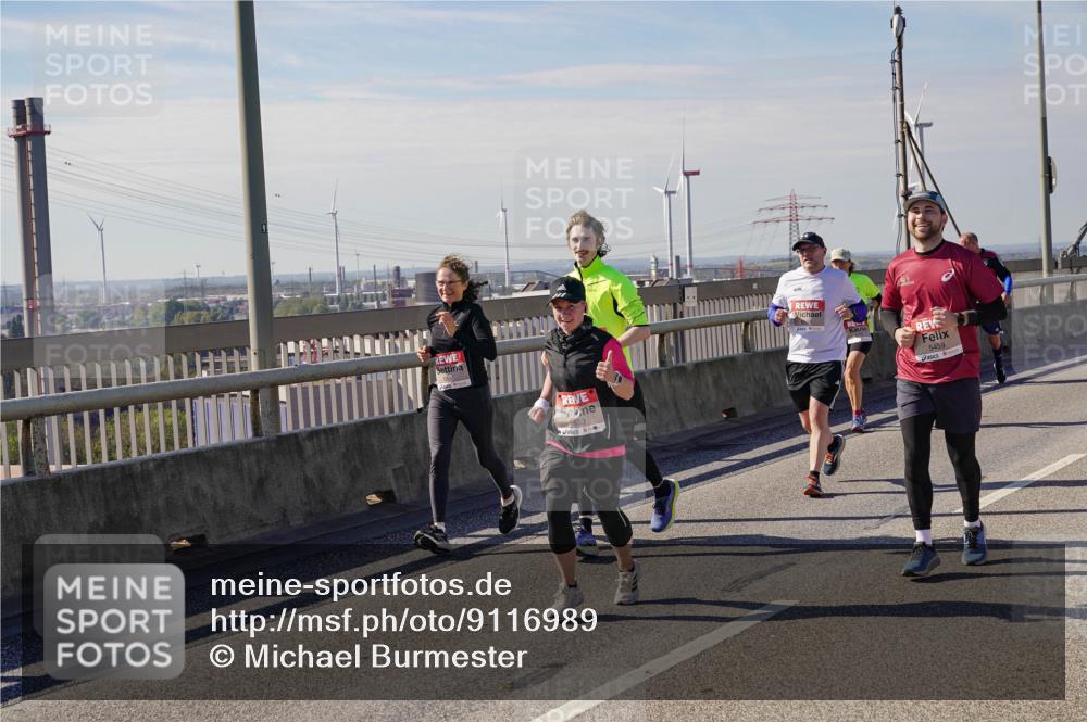 03.10.2025 - Köhlbrandbrückenlauf Michael Burmester http://msf.ph/oto/9116989 03.10.2025 12:58:38 Position 2 5633, 5459 meine-sportfotos.de