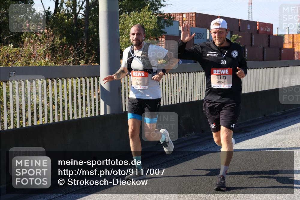 03.10.2025 - Köhlbrandbrückenlauf Strokosch-Dieckow http://msf.ph/oto/9117007 03.10.2025 12:52:10 Position 3 880, 20, 20, 6824, 4057 meine-sportfotos.de