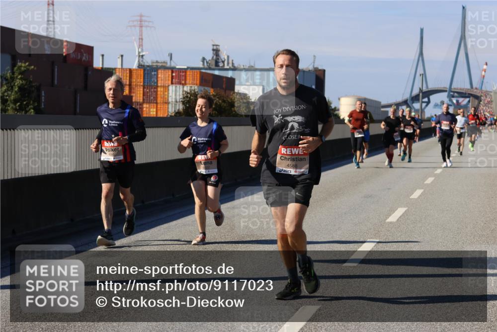 03.10.2025 - Köhlbrandbrückenlauf Strokosch-Dieckow http://msf.ph/oto/9117023 03.10.2025 12:52:12 Position 3 4588 meine-sportfotos.de