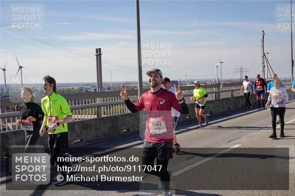 03.10.2025 - Köhlbrandbrückenlauf Michael Burmester http://msf.ph/oto/9117047 03.10.2025 12:58:40 Position 2 6555, 5459 meine-sportfotos.de