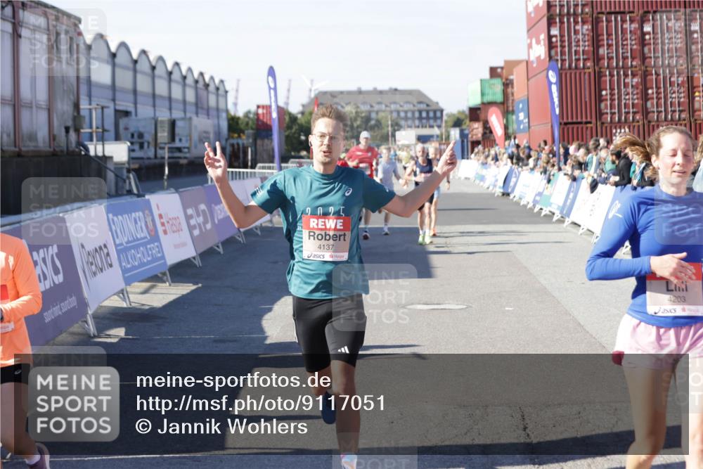 03.10.2025 - Köhlbrandbrückenlauf Jannik Wohlers http://msf.ph/oto/9117051 03.10.2025 13:02:57 Ziel 4095, 4137, 4203, 4279, 4294, 4619, 4747, 5245, 5793, 6175, 6447, 6655, 6770 meine-sportfotos.de