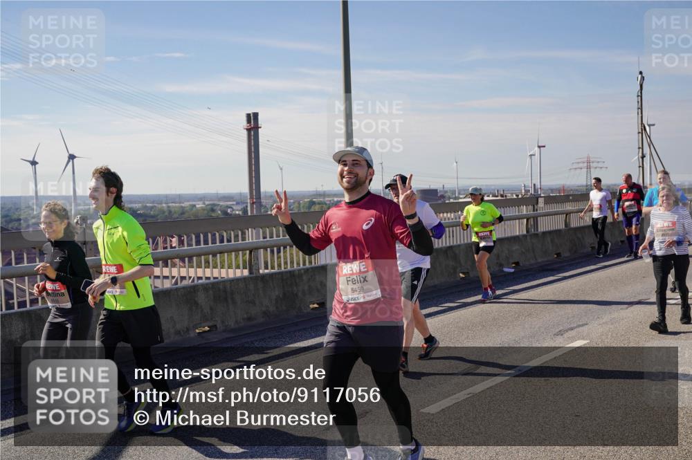 03.10.2025 - Köhlbrandbrückenlauf Michael Burmester http://msf.ph/oto/9117056 03.10.2025 12:58:40 Position 2 5459 meine-sportfotos.de