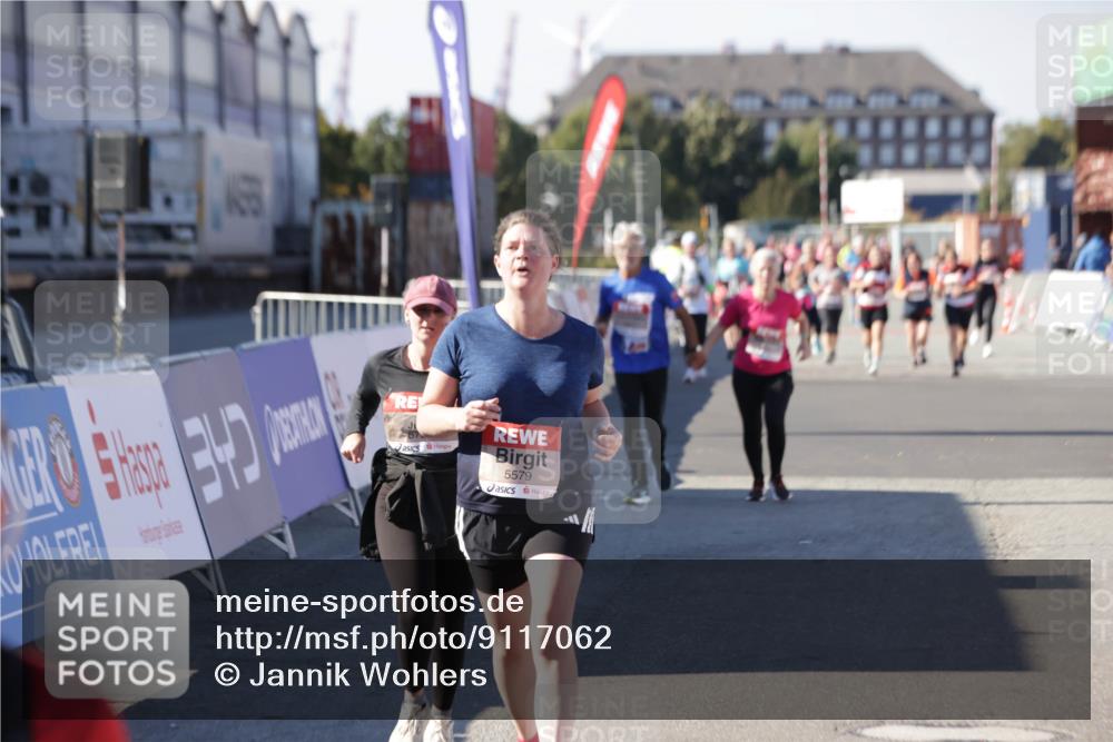 03.10.2025 - Köhlbrandbrückenlauf Jannik Wohlers http://msf.ph/oto/9117062 03.10.2025 13:33:40 Ziel 4006, 4744, 5179, 5281, 5367, 5546, 5579, 6094, 6734 meine-sportfotos.de
