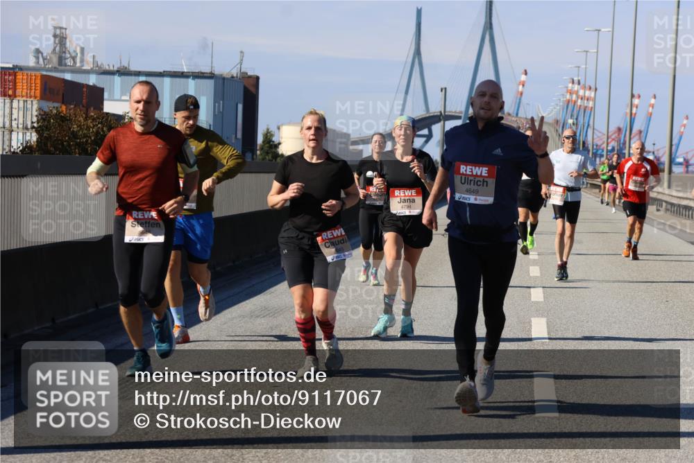 03.10.2025 - Köhlbrandbrückenlauf Strokosch-Dieckow http://msf.ph/oto/9117067 03.10.2025 12:52:21 Position 3 645, 4794, 4649 meine-sportfotos.de