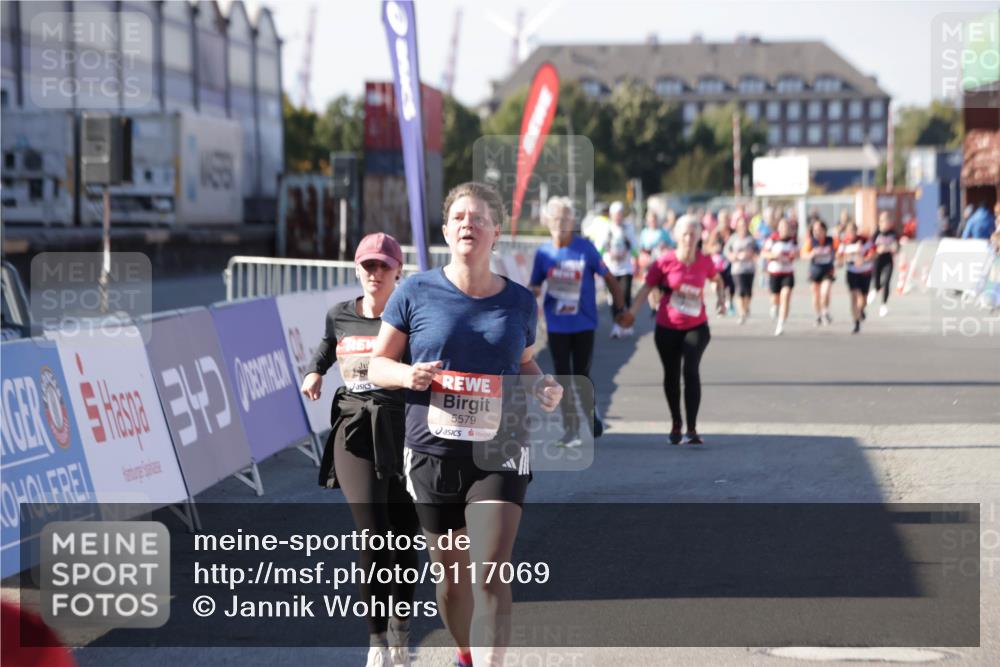 03.10.2025 - Köhlbrandbrückenlauf Jannik Wohlers http://msf.ph/oto/9117069 03.10.2025 13:33:40 Ziel 4006, 4744, 5179, 5281, 5367, 5546, 5579, 6094, 6734 meine-sportfotos.de