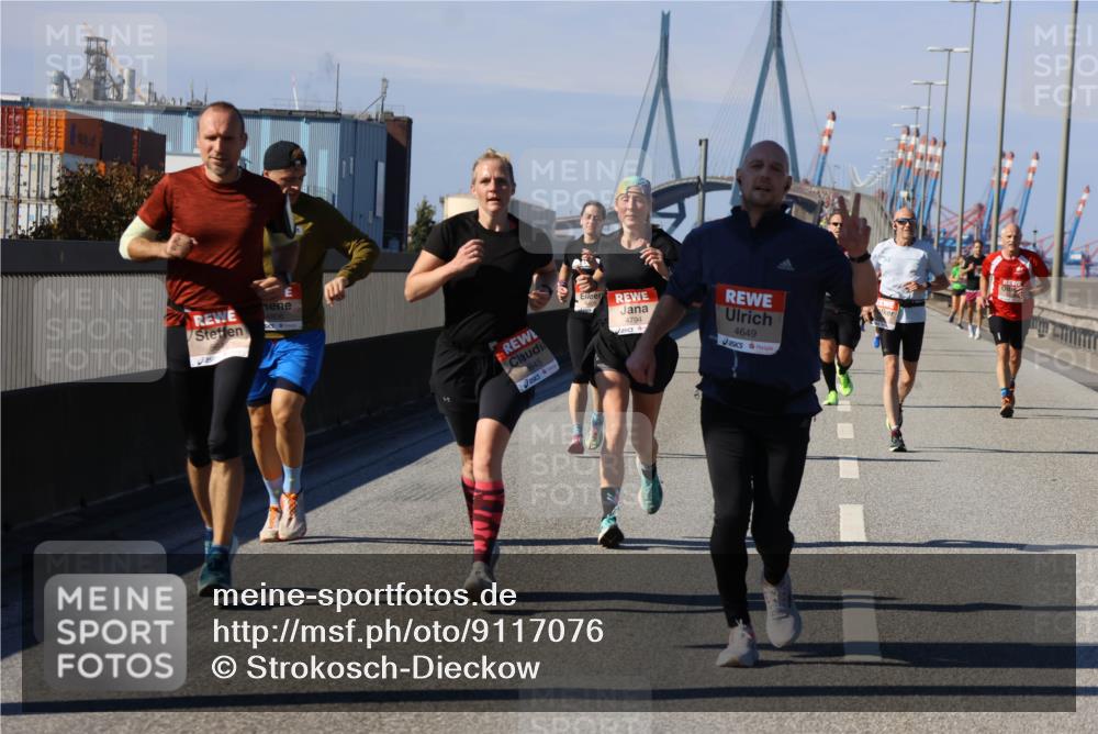 03.10.2025 - Köhlbrandbrückenlauf Strokosch-Dieckow http://msf.ph/oto/9117076 03.10.2025 12:52:21 Position 3 645, 6409, 4794, 4649 meine-sportfotos.de