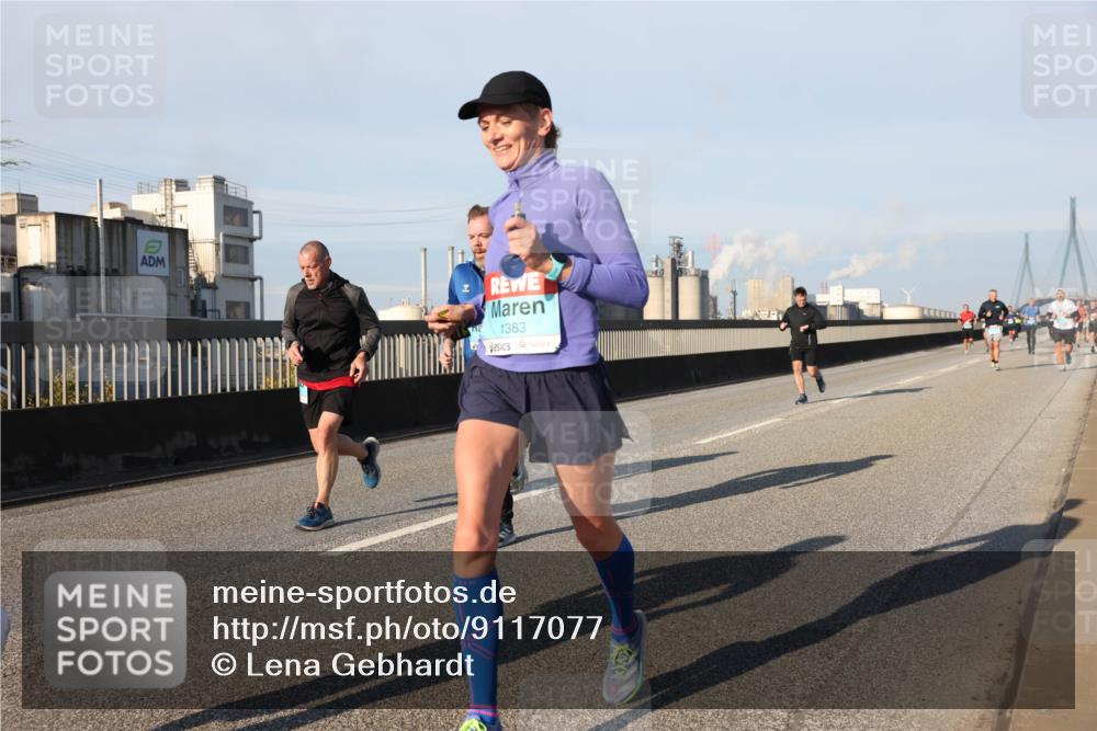 03.10.2025 - Köhlbrandbrückenlauf Lena Gebhardt http://msf.ph/oto/9117077 03.10.2025 09:44:18 Position 2 1383 meine-sportfotos.de