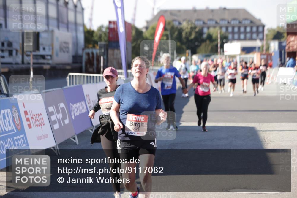 03.10.2025 - Köhlbrandbrückenlauf Jannik Wohlers http://msf.ph/oto/9117082 03.10.2025 13:33:40 Ziel 4006, 4744, 5179, 5281, 5367, 5546, 5579, 6094, 6734 meine-sportfotos.de