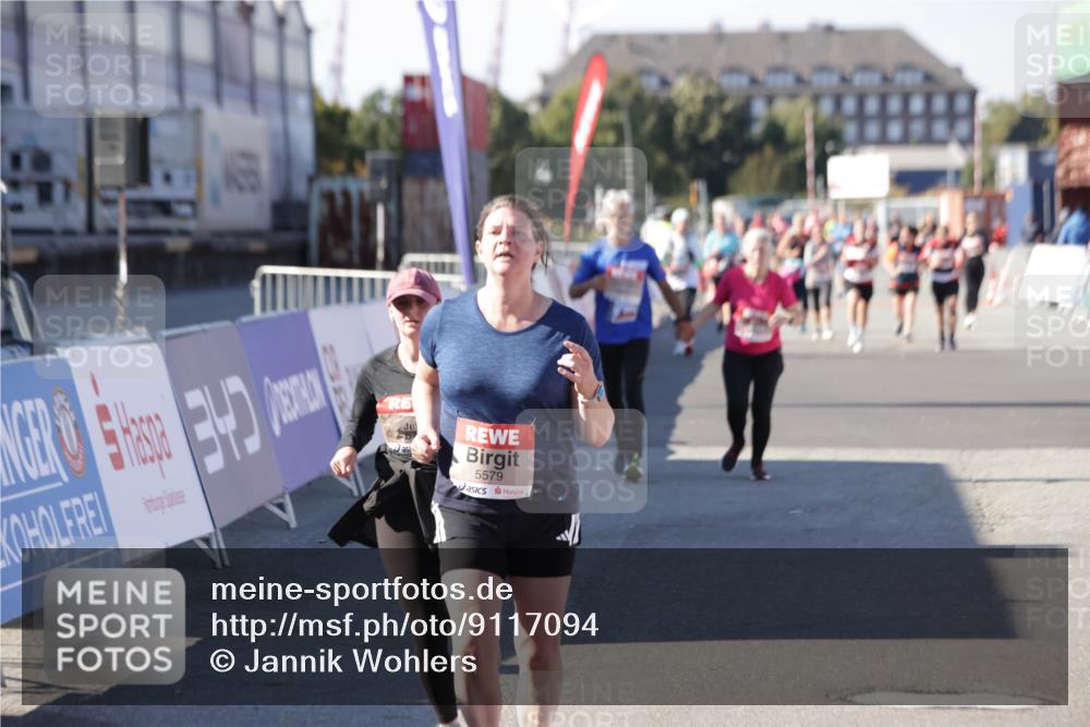 03.10.2025 - Köhlbrandbrückenlauf Jannik Wohlers http://msf.ph/oto/9117094 03.10.2025 13:33:40 Ziel 4006, 4744, 5179, 5281, 5367, 5546, 5579, 6094, 6734 meine-sportfotos.de