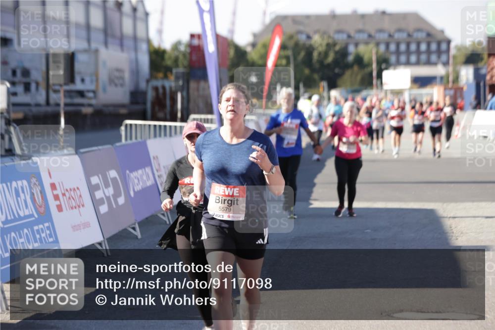 03.10.2025 - Köhlbrandbrückenlauf Jannik Wohlers http://msf.ph/oto/9117098 03.10.2025 13:33:40 Ziel 4006, 4744, 5179, 5281, 5367, 5546, 5579, 6094, 6734 meine-sportfotos.de