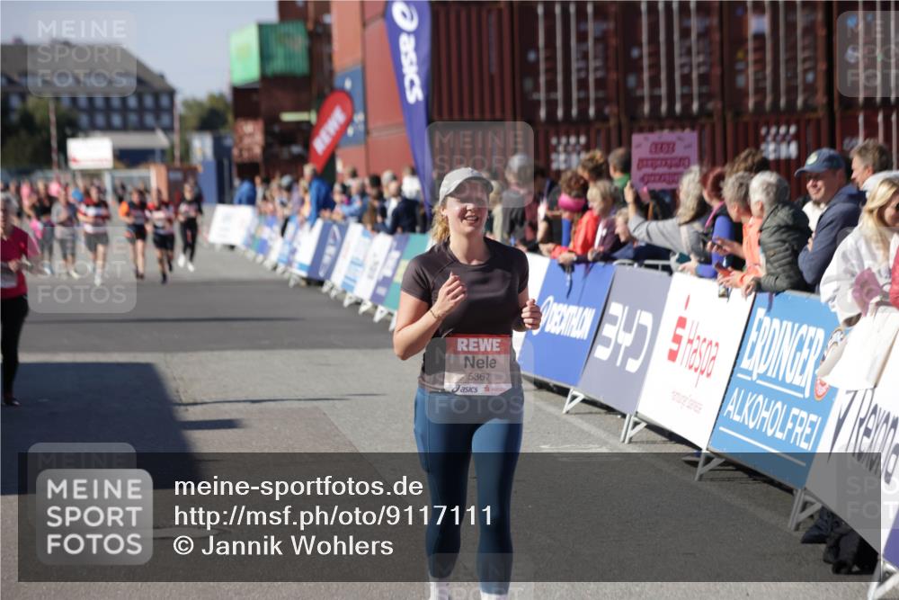 03.10.2025 - Köhlbrandbrückenlauf Jannik Wohlers http://msf.ph/oto/9117111 03.10.2025 13:33:41 Ziel 4006, 4744, 5074, 5179, 5281, 5367, 5546, 5579, 6094, 6734 meine-sportfotos.de