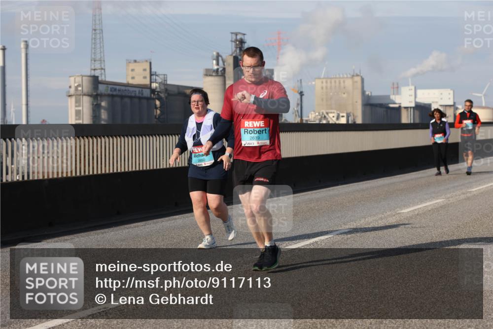 03.10.2025 - Köhlbrandbrückenlauf Lena Gebhardt http://msf.ph/oto/9117113 03.10.2025 10:22:05 Position 2 2650, 2639 meine-sportfotos.de
