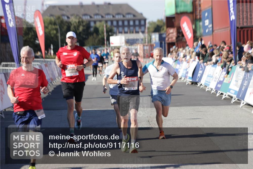 03.10.2025 - Köhlbrandbrückenlauf Jannik Wohlers http://msf.ph/oto/9117116 03.10.2025 13:02:59 Ziel 4095, 4137, 4203, 4279, 4294, 4619, 4747, 6175, 6447, 6655, 6770 meine-sportfotos.de