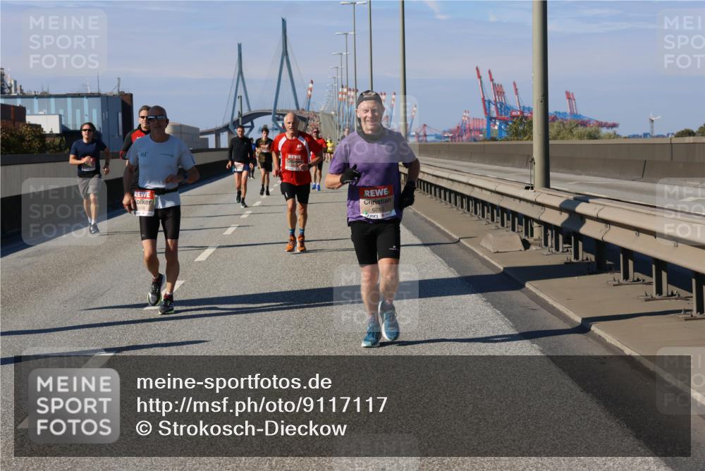 03.10.2025 - Köhlbrandbrückenlauf Strokosch-Dieckow http://msf.ph/oto/9117117 03.10.2025 12:52:26 Position 3 361, 5959, 6285 meine-sportfotos.de