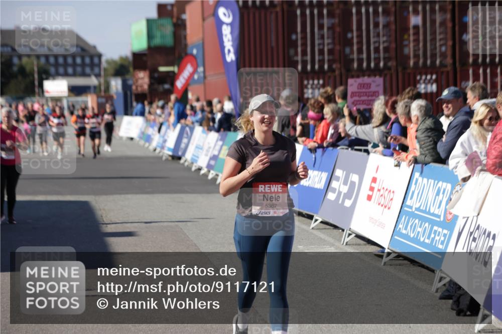 03.10.2025 - Köhlbrandbrückenlauf Jannik Wohlers http://msf.ph/oto/9117121 03.10.2025 13:33:42 Ziel 4006, 4744, 5074, 5077, 5179, 5281, 5367, 5546, 5579, 6094, 6734 meine-sportfotos.de