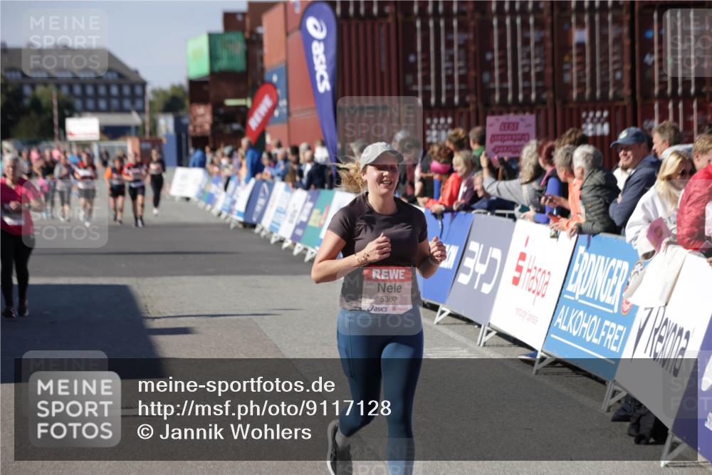 03.10.2025 - Köhlbrandbrückenlauf Jannik Wohlers http://msf.ph/oto/9117128 03.10.2025 13:33:42 Ziel 4006, 4744, 5074, 5077, 5179, 5281, 5367, 5546, 5579, 6094, 6734 meine-sportfotos.de