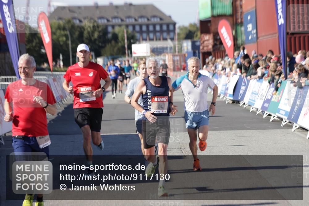 03.10.2025 - Köhlbrandbrückenlauf Jannik Wohlers http://msf.ph/oto/9117130 03.10.2025 13:02:59 Ziel 4095, 4137, 4203, 4279, 4294, 4619, 4747, 6175, 6447, 6655, 6770 meine-sportfotos.de