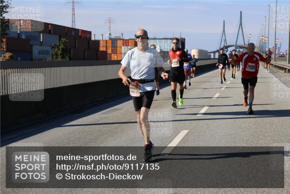 03.10.2025 - Köhlbrandbrückenlauf Strokosch-Dieckow http://msf.ph/oto/9117135 03.10.2025 12:52:28 Position 3 361, 5959 meine-sportfotos.de