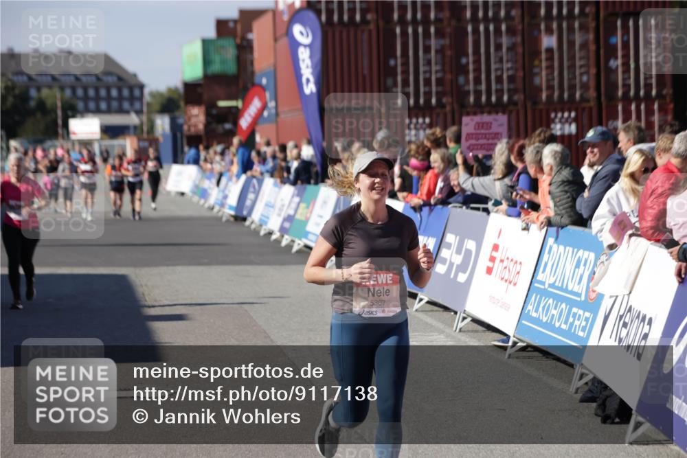 03.10.2025 - Köhlbrandbrückenlauf Jannik Wohlers http://msf.ph/oto/9117138 03.10.2025 13:33:42 Ziel 4006, 4744, 5074, 5077, 5179, 5281, 5367, 5546, 5579, 6094, 6734 meine-sportfotos.de