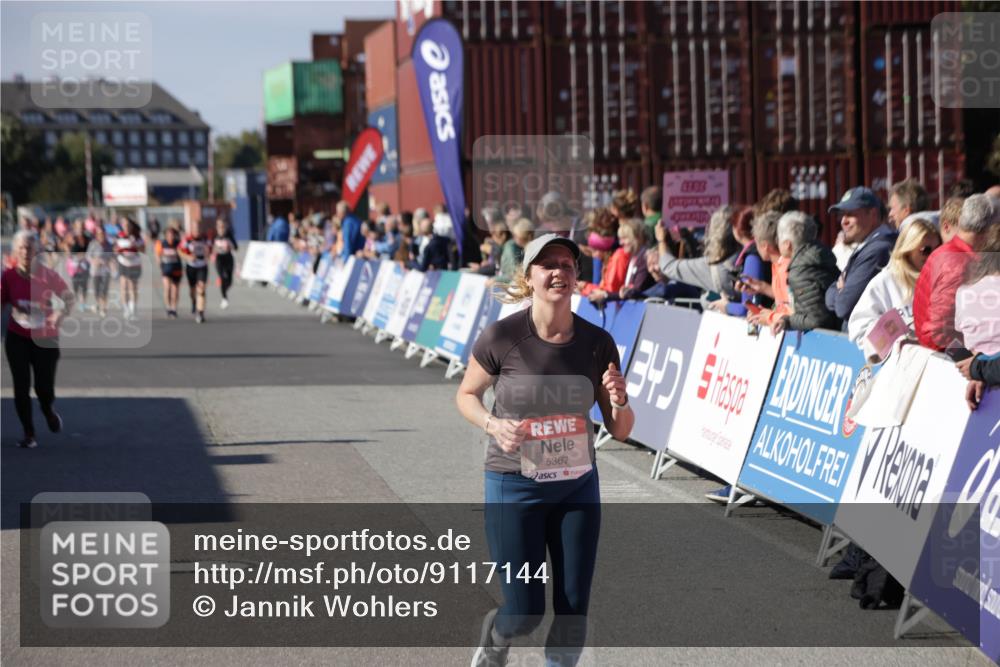 03.10.2025 - Köhlbrandbrückenlauf Jannik Wohlers http://msf.ph/oto/9117144 03.10.2025 13:33:42 Ziel 4006, 4744, 5074, 5077, 5179, 5281, 5367, 5546, 5579, 6094, 6734 meine-sportfotos.de