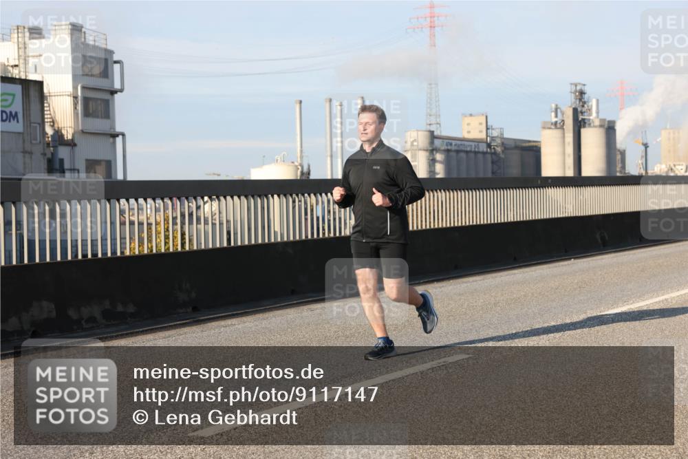 03.10.2025 - Köhlbrandbrückenlauf Lena Gebhardt http://msf.ph/oto/9117147 03.10.2025 09:44:20 Position 2  meine-sportfotos.de