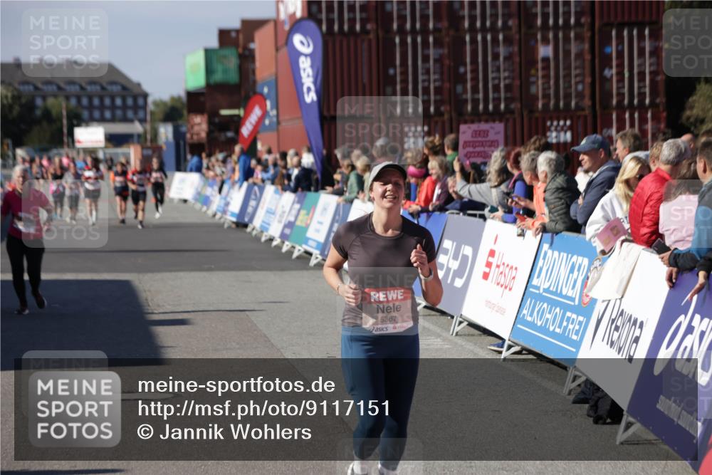 03.10.2025 - Köhlbrandbrückenlauf Jannik Wohlers http://msf.ph/oto/9117151 03.10.2025 13:33:42 Ziel 4006, 4744, 5074, 5077, 5179, 5281, 5367, 5546, 5579, 6094, 6734 meine-sportfotos.de