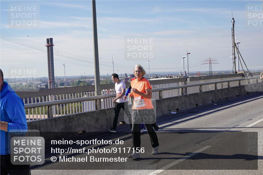 03.10.2025 - Köhlbrandbrückenlauf Michael Burmester http://msf.ph/oto/9117156 03.10.2025 12:58:45 Position 2 5462 meine-sportfotos.de