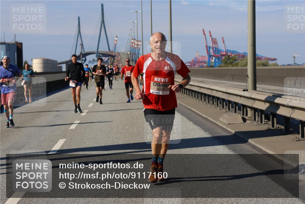 03.10.2025 - Köhlbrandbrückenlauf Strokosch-Dieckow http://msf.ph/oto/9117160 03.10.2025 12:52:30 Position 3 4310 meine-sportfotos.de