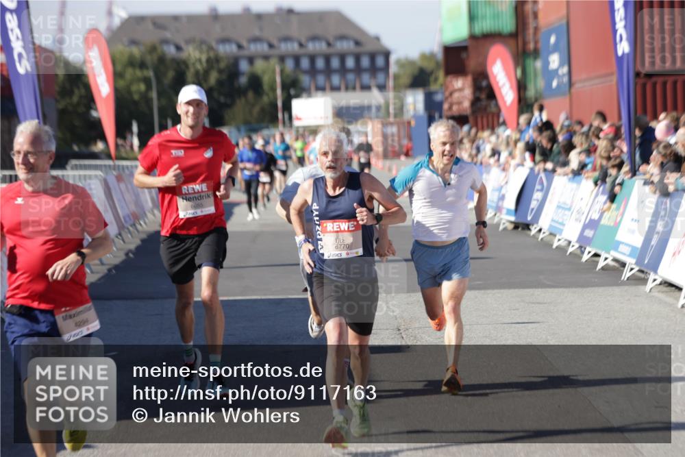 03.10.2025 - Köhlbrandbrückenlauf Jannik Wohlers http://msf.ph/oto/9117163 03.10.2025 13:03:00 Ziel 4095, 4137, 4203, 4279, 4294, 4619, 4747, 6175, 6447, 6655, 6770 meine-sportfotos.de