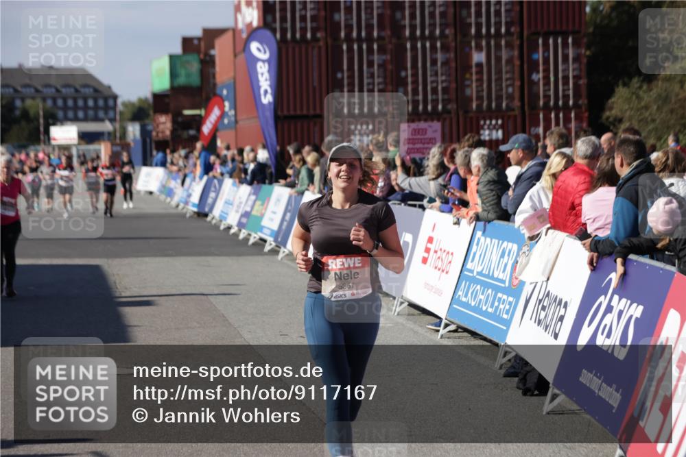 03.10.2025 - Köhlbrandbrückenlauf Jannik Wohlers http://msf.ph/oto/9117167 03.10.2025 13:33:42 Ziel 4006, 4744, 5074, 5077, 5179, 5281, 5367, 5546, 5579, 6094, 6734 meine-sportfotos.de