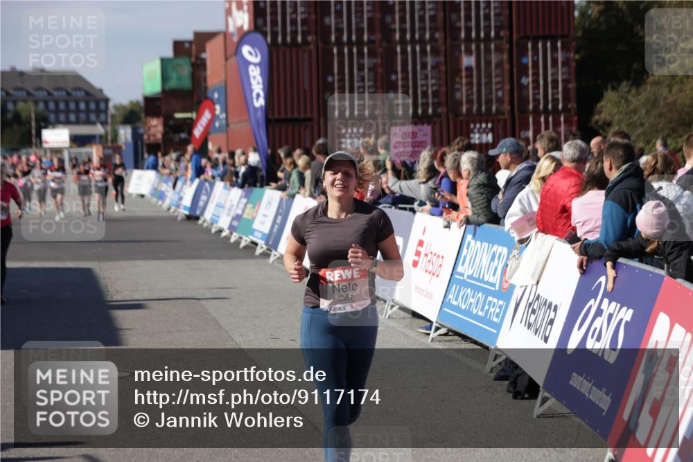 03.10.2025 - Köhlbrandbrückenlauf Jannik Wohlers http://msf.ph/oto/9117174 03.10.2025 13:33:42 Ziel 4006, 4744, 5074, 5077, 5179, 5281, 5367, 5546, 5579, 6094, 6734 meine-sportfotos.de