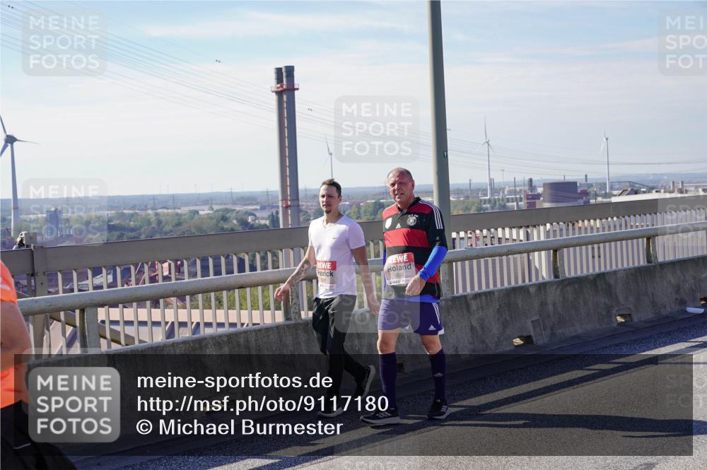 03.10.2025 - Köhlbrandbrückenlauf Michael Burmester http://msf.ph/oto/9117180 03.10.2025 12:58:47 Position 2 5892 meine-sportfotos.de