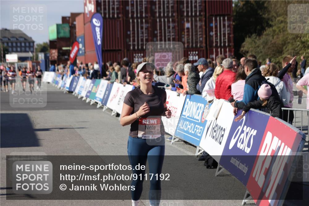 03.10.2025 - Köhlbrandbrückenlauf Jannik Wohlers http://msf.ph/oto/9117192 03.10.2025 13:33:42 Ziel 4006, 4744, 5074, 5077, 5179, 5281, 5367, 5546, 5579, 6094, 6734 meine-sportfotos.de