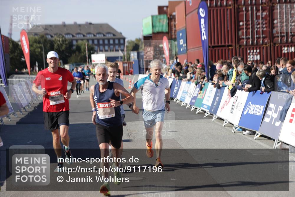03.10.2025 - Köhlbrandbrückenlauf Jannik Wohlers http://msf.ph/oto/9117196 03.10.2025 13:03:00 Ziel 4095, 4137, 4203, 4279, 4294, 4619, 4747, 6175, 6447, 6655, 6770 meine-sportfotos.de