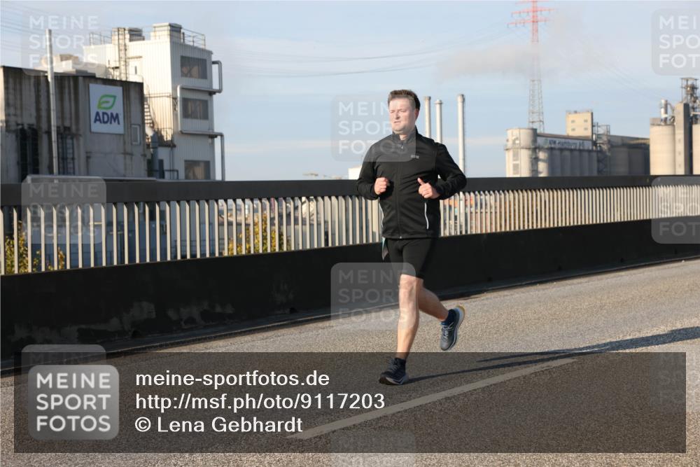 03.10.2025 - Köhlbrandbrückenlauf Lena Gebhardt http://msf.ph/oto/9117203 03.10.2025 09:44:21 Position 2  meine-sportfotos.de