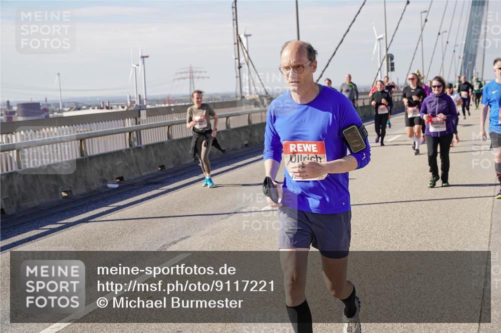 03.10.2025 - Köhlbrandbrückenlauf Michael Burmester http://msf.ph/oto/9117221 03.10.2025 12:58:49 Position 2 18 meine-sportfotos.de