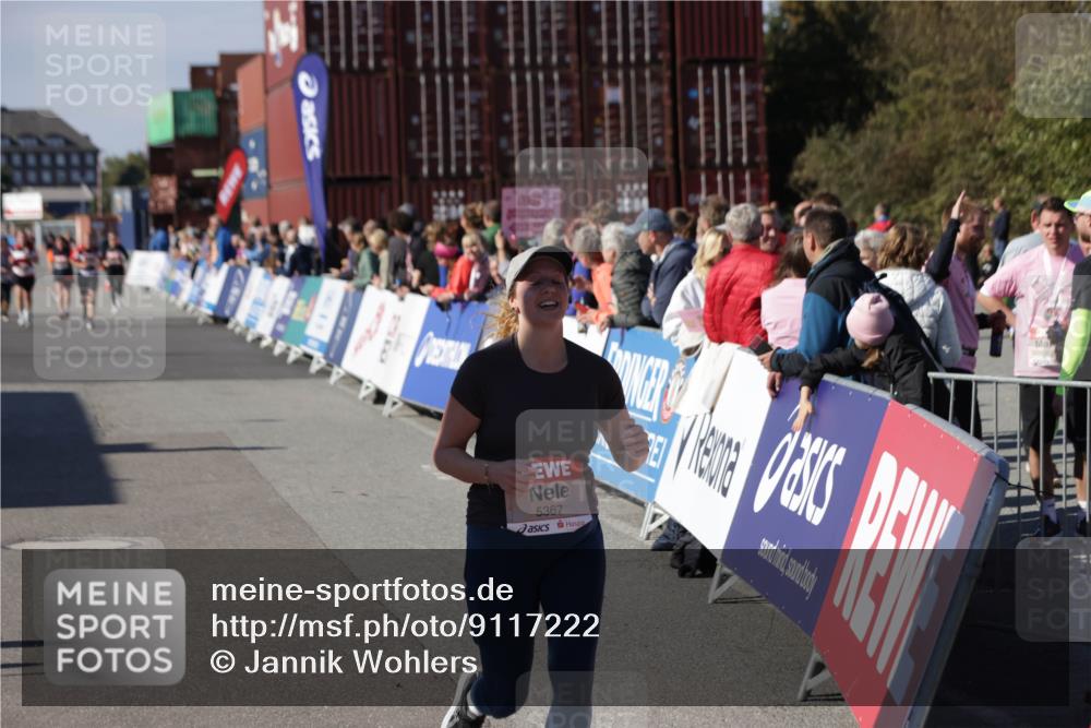 03.10.2025 - Köhlbrandbrückenlauf Jannik Wohlers http://msf.ph/oto/9117222 03.10.2025 13:33:42 Ziel 4006, 4744, 5074, 5077, 5179, 5281, 5367, 5546, 5579, 6094, 6734 meine-sportfotos.de