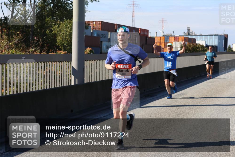 03.10.2025 - Köhlbrandbrückenlauf Strokosch-Dieckow http://msf.ph/oto/9117224 03.10.2025 12:52:34 Position 3 880, 5970 meine-sportfotos.de