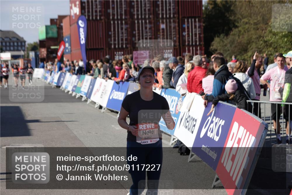 03.10.2025 - Köhlbrandbrückenlauf Jannik Wohlers http://msf.ph/oto/9117227 03.10.2025 13:33:43 Ziel 4744, 5074, 5077, 5179, 5367, 5546, 5579, 6094, 6734 meine-sportfotos.de