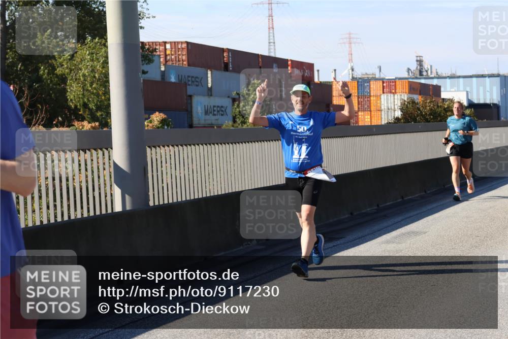 03.10.2025 - Köhlbrandbrückenlauf Strokosch-Dieckow http://msf.ph/oto/9117230 03.10.2025 12:52:35 Position 3 50 meine-sportfotos.de